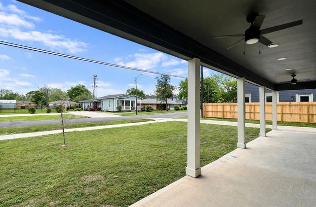 5125 Larkspur Street, Houston, TX 77033