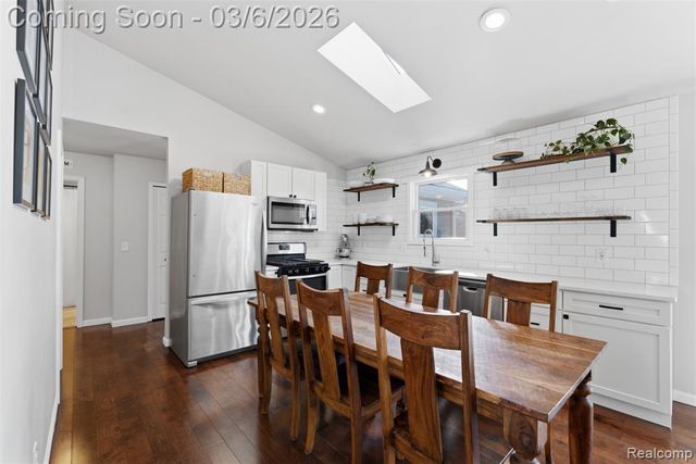 5809 Spears Road, Pinckney, MI 48169