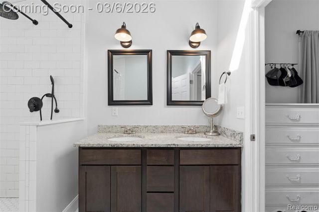 5809 Spears Road, Pinckney, MI 48169