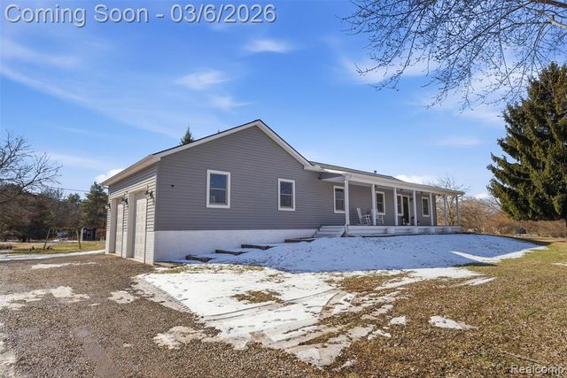 5809 Spears Road, Pinckney, MI 48169
