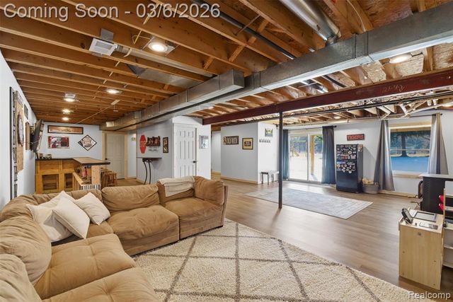 5809 Spears Road, Pinckney, MI 48169