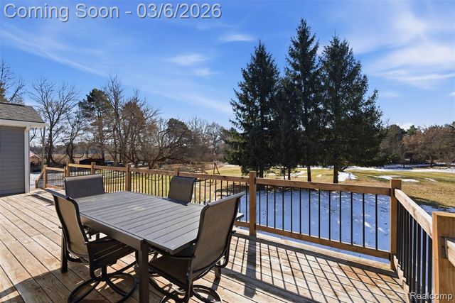 5809 Spears Road, Pinckney, MI 48169