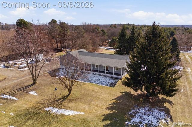 5809 Spears Road, Pinckney, MI 48169