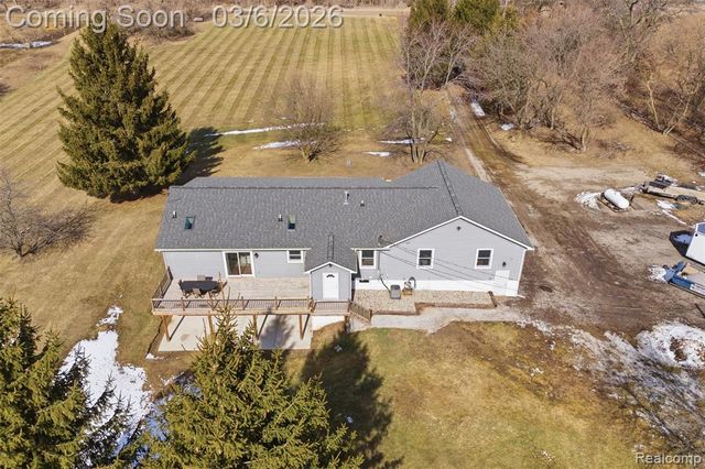 5809 Spears Road, Pinckney, MI 48169