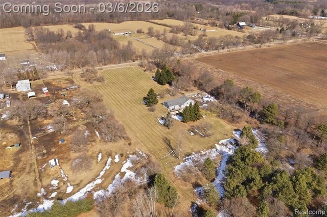 5809 Spears Road, Pinckney, MI 48169