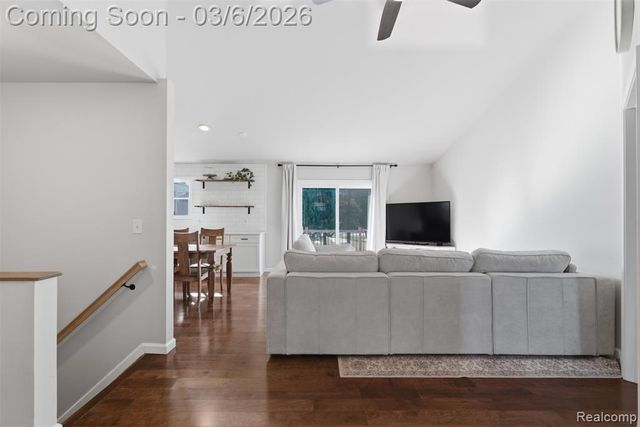 5809 Spears Road, Pinckney, MI 48169