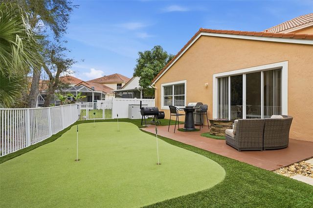 21215 Via Ventura, Boca Raton, FL 33433