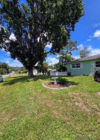 23 New York Boulevard, Beverly Hills, FL 34465