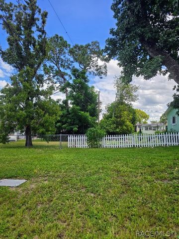 23 New York Boulevard, Beverly Hills, FL 34465