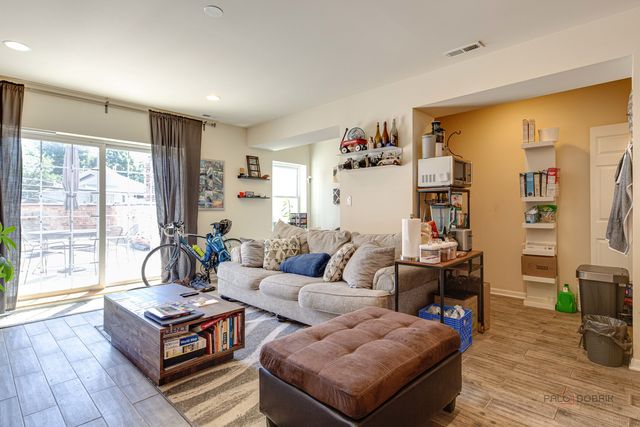 3511 S Halsted Street, Chicago, IL 60609