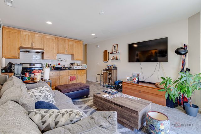 3511 S Halsted Street, Chicago, IL 60609
