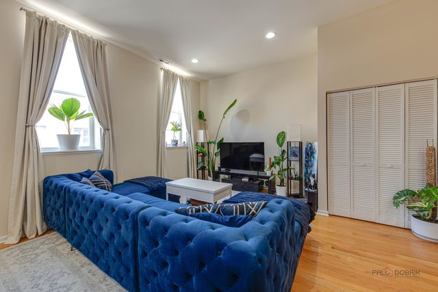 3511 S Halsted Street, Chicago, IL 60609