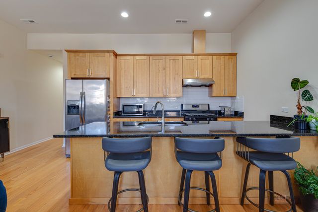 3511 S Halsted Street, Chicago, IL 60609