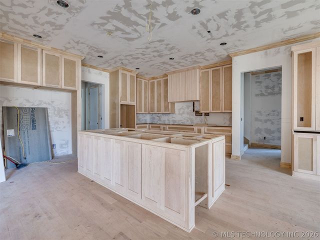 10775 S Sheridan Road, Tulsa, OK 74133