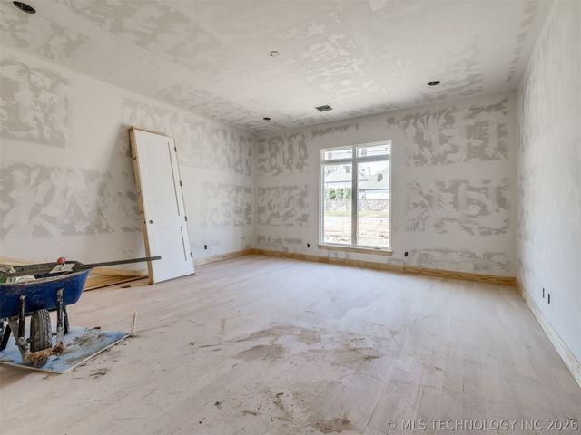 10775 S Sheridan Road, Tulsa, OK 74133