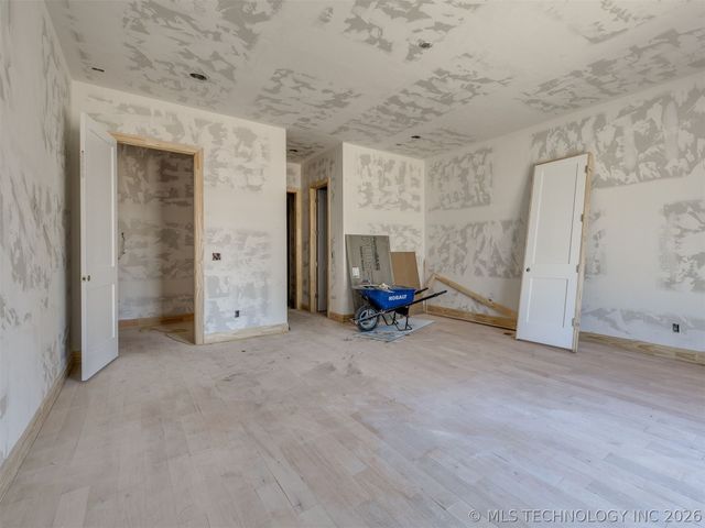 10775 S Sheridan Road, Tulsa, OK 74133