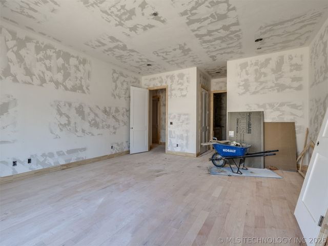 10775 S Sheridan Road, Tulsa, OK 74133