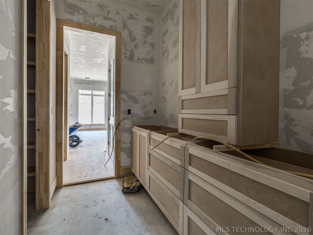 10775 S Sheridan Road, Tulsa, OK 74133