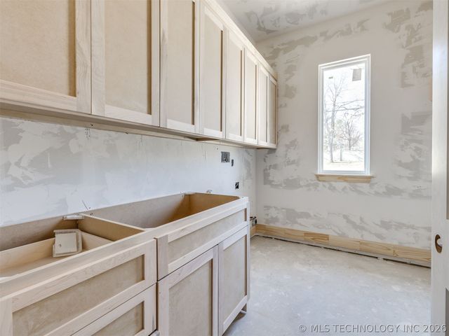 10775 S Sheridan Road, Tulsa, OK 74133