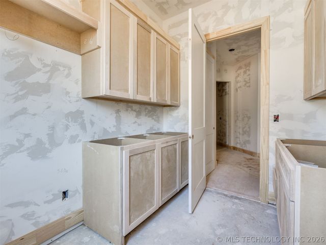 10775 S Sheridan Road, Tulsa, OK 74133