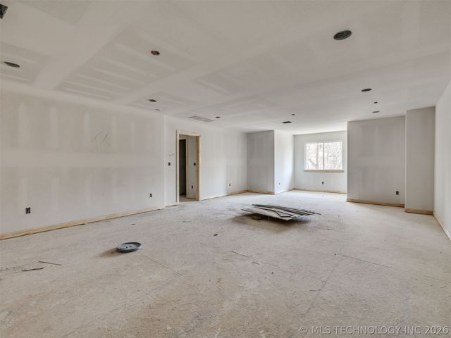 10775 S Sheridan Road, Tulsa, OK 74133