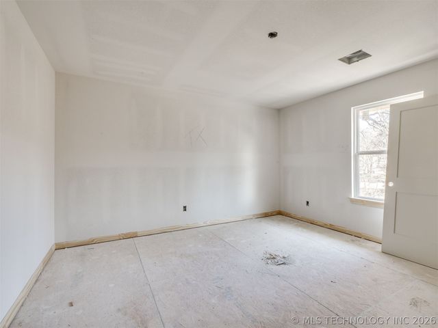 10775 S Sheridan Road, Tulsa, OK 74133