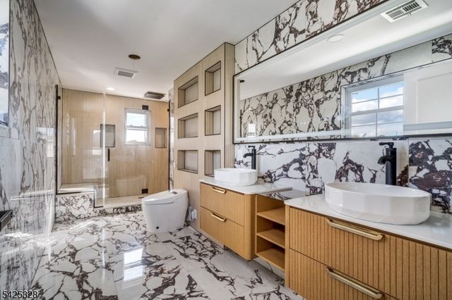 307 Schepis Ave, Saddle Brook Twp., NJ 07663