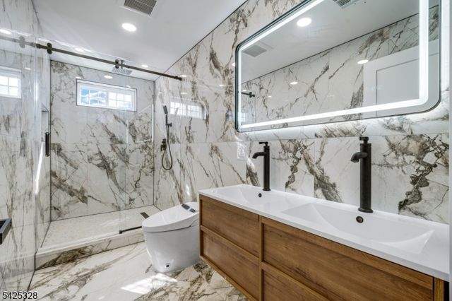 307 Schepis Ave, Saddle Brook Twp., NJ 07663