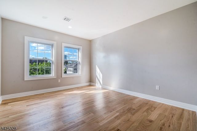 307 Schepis Ave, Saddle Brook Twp., NJ 07663