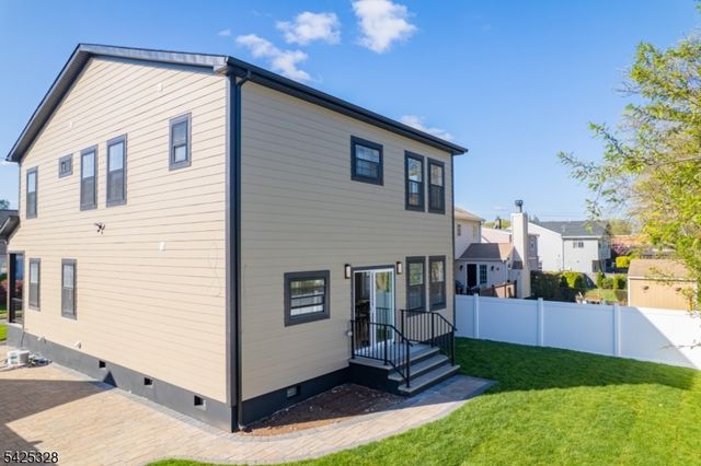 307 Schepis Ave, Saddle Brook Twp., NJ 07663