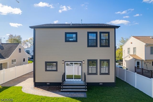 307 Schepis Ave, Saddle Brook Twp., NJ 07663