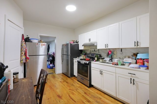 617 Court St, Elizabeth City, NJ 07206