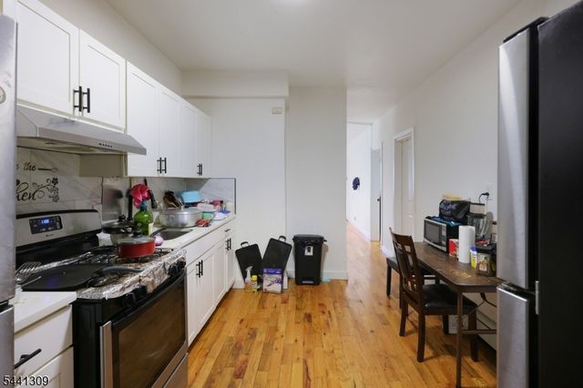 617 Court St, Elizabeth City, NJ 07206