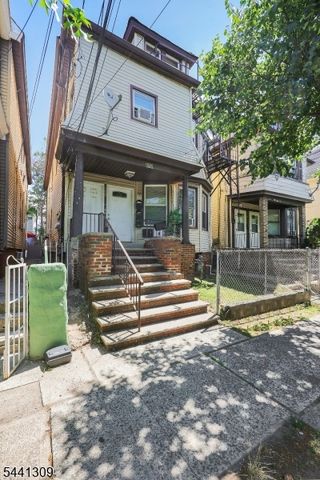 617 Court St, Elizabeth City, NJ 07206