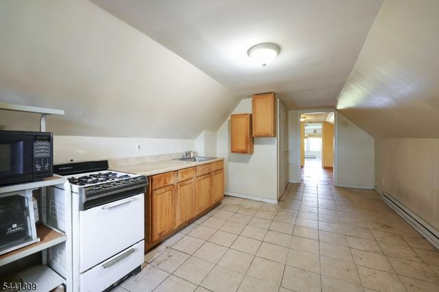 617 Court St, Elizabeth City, NJ 07206