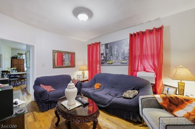 617 Court St, Elizabeth City, NJ 07206