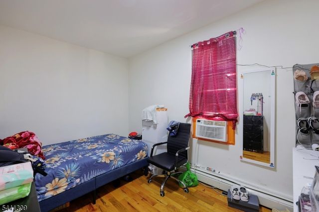 617 Court St, Elizabeth City, NJ 07206