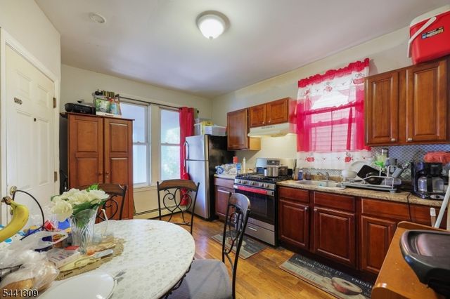 617 Court St, Elizabeth City, NJ 07206