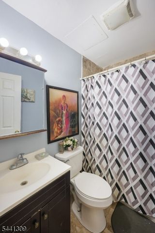 617 Court St, Elizabeth City, NJ 07206