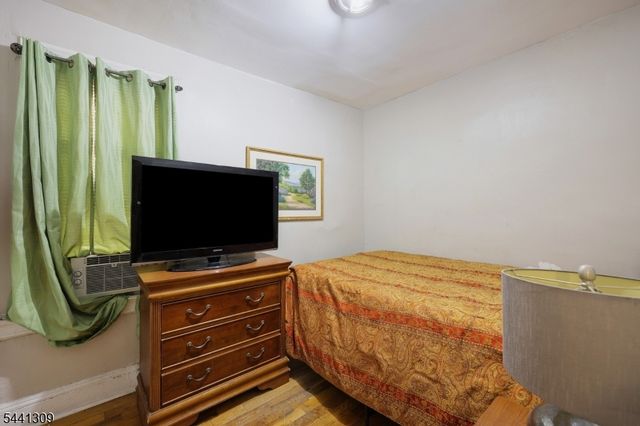 617 Court St, Elizabeth City, NJ 07206