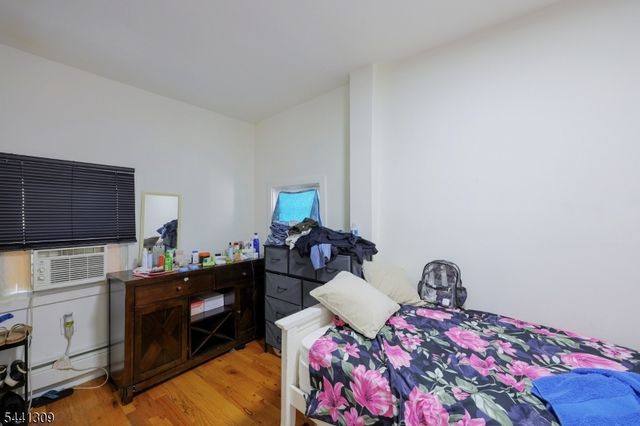 617 Court St, Elizabeth City, NJ 07206