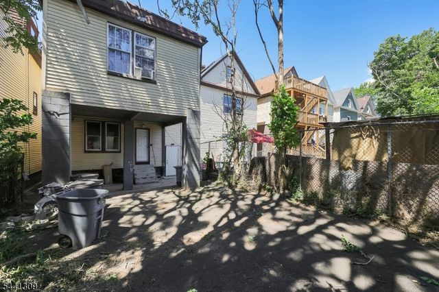 617 Court St, Elizabeth City, NJ 07206