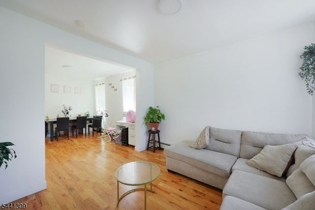 617 Court St, Elizabeth City, NJ 07206