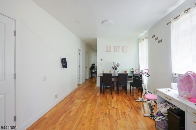 617 Court St, Elizabeth City, NJ 07206