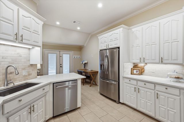 121 Honeysuckle Drive, Justin, TX 76247