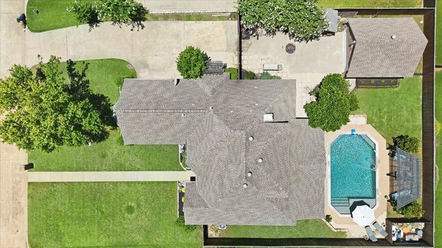 121 Honeysuckle Drive, Justin, TX 76247