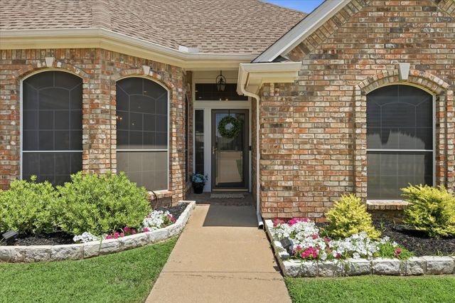 121 Honeysuckle Drive, Justin, TX 76247