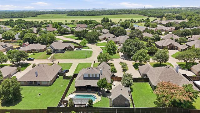 121 Honeysuckle Drive, Justin, TX 76247