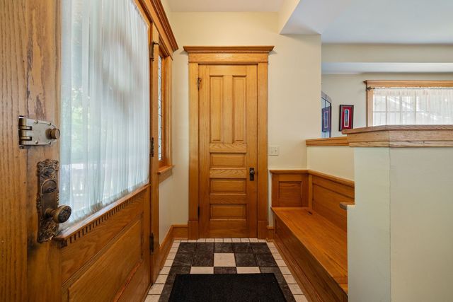 550 N Marion Street, Oak Park, IL 60302