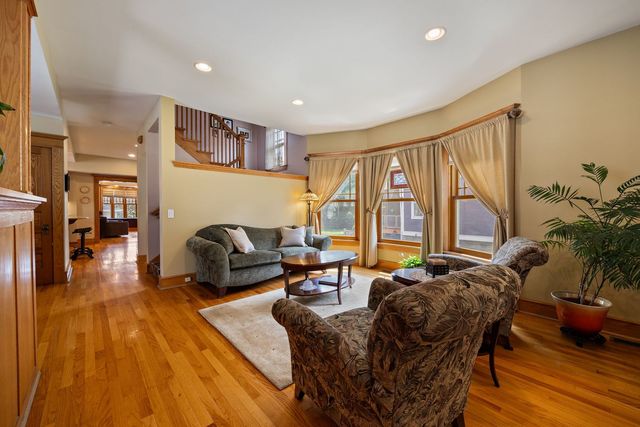 550 N Marion Street, Oak Park, IL 60302
